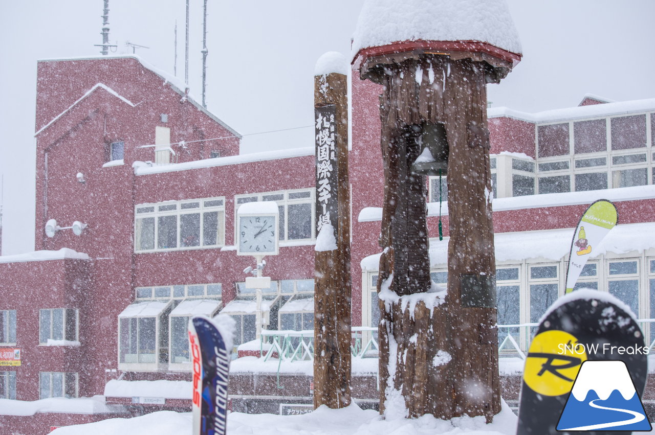 札幌国際スキー場｜待ちに待った天然雪がたっぷり！ふかふかの粉雪と戯れる、贅沢な2021-2022ウィンターシーズン『初滑り』☆